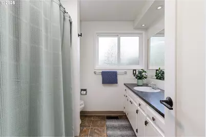 16455 Devonshire Dr, Gladstone, OR 97027 - Photo 12