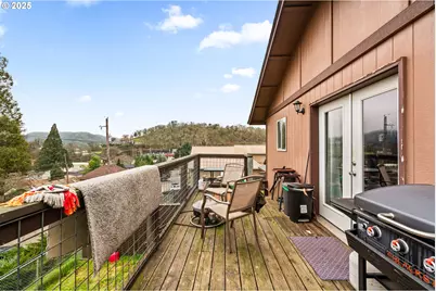 1010 NE Malheur Ave, Roseburg, OR 97470 - Photo 16