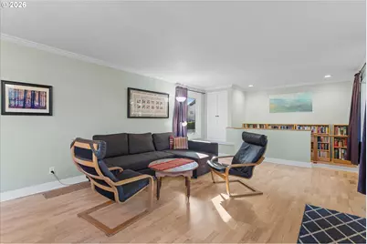 2668 SW Hume Ct, Portland, OR 97219 - Photo 4