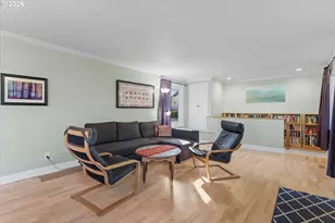 2668 SW Hume Ct, Portland, OR 97219 - Photo 4