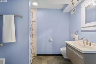 2668 SW Hume Ct, Portland, OR 97219 - Photo 20