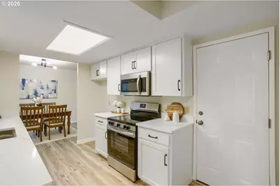 11940 SW King James Pl, King City, OR 97224 - Photo 14