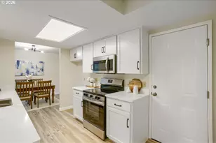 11940 SW King James Pl, King City, OR 97224 - Photo 14