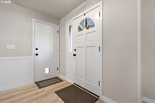 4493 Glacier St, Springfield, OR 97478 - Photo 6