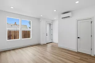 4060 SE Long St, Portland, OR 97202 - Photo 2