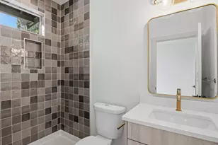 4060 SE Long St, Portland, OR 97202 - Photo 10