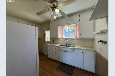 208 E Main St, Goldendale, WA 98620 - Photo 4