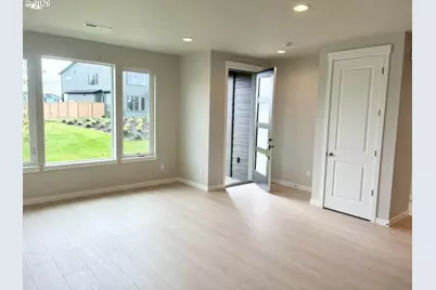 8560 SE Bobcat Ln, Hillsboro, OR 97123 - Photo 4