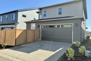 8560 SE Bobcat Ln, Hillsboro, OR 97123 - Photo 2