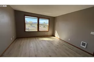 2239 Hawthorne St, Forest Grove, OR 97116 - Photo 2