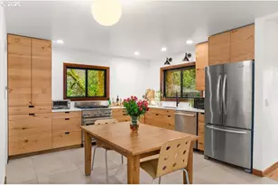 8820 SW 21st Ave, Portland, OR 97219 - Photo 8