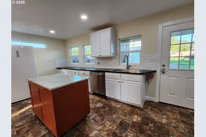 928 Oregon St, Port Orford, OR 97465 - Photo 14