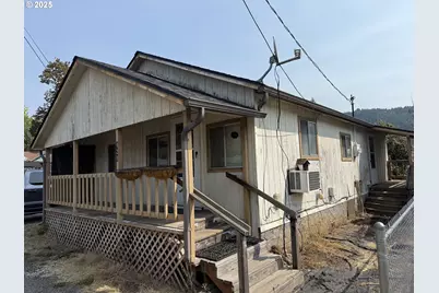 410 Birch St, Drain, OR 97435 - Photo 2
