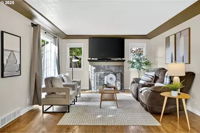 318 NE 9th Ave, Canby, OR 97013 - Photo 8