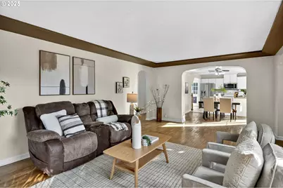 318 NE 9th Ave, Canby, OR 97013 - Photo 10