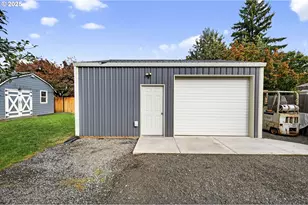 318 NE 9th Ave, Canby, OR 97013 - Photo 2