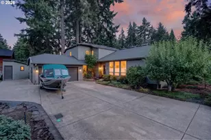770 NE 31st Pl, Canby, OR 97013 - Photo 2