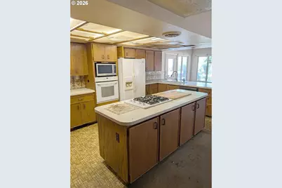 20010 NE Glisan St, Portland, OR 97230 - Photo 24