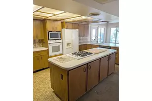 20010 NE Glisan St, Portland, OR 97230 - Photo 24