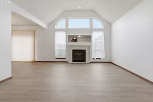 945 NE Lija Loop, Portland, OR 97211 - Photo 2