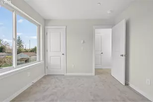 9275 E Burnside St, Portland, OR 97216 - Photo 22