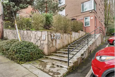 1205 SW Cardinell Dr #704, Portland, OR 97201 - Photo 2