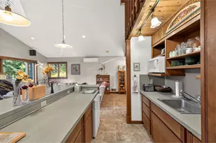 41 Private Lake Rd, White Salmon, WA 98672 - Photo 20