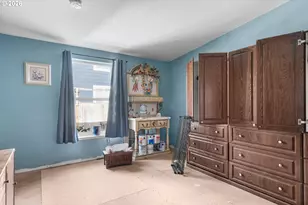 5367 Olympic Cir, Eugene, OR 97402 - Photo 10