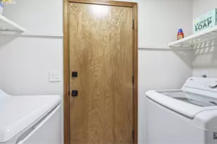 10805 SW Summer Lake Dr, Portland, OR 97223 - Photo 22