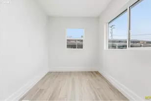 1124 NE 81st Ave, Portland, OR 97213 - Photo 12