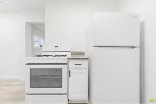 1124 NE 81st Ave, Portland, OR 97213 - Photo 16