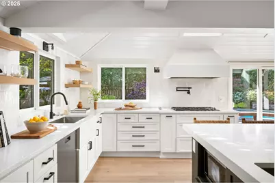 13740 Fielding Rd, Lake Oswego, OR 97034 - Photo 14