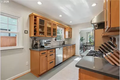 112 W 35th St, Vancouver, WA 98660 - Photo 14
