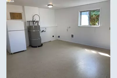 218 S 19th St, Springfield, OR 97477 - Photo 12