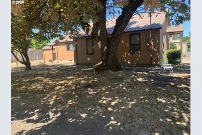 218 S 19th St, Springfield, OR 97477 - Photo 8