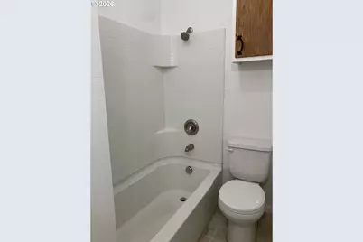 218 S 19th St, Springfield, OR 97477 - Photo 4
