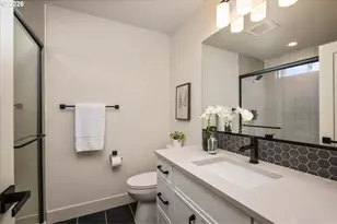 6945 N Burr Ave, Portland, OR 97203 - Photo 18