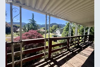 76582 Davis Rd, Oakridge, OR 97463 - Photo 6
