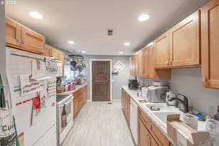 232 E Carolina St, Lebanon, OR 97355 - Photo 8