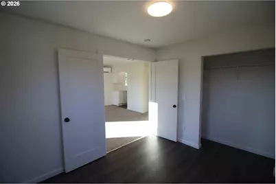 186 SW Rainbow Ave, Dallas, OR 97338 - Photo 6