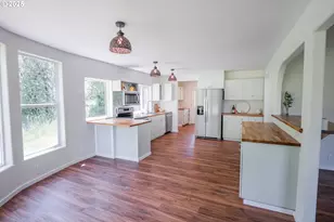 28788 Gimpl Hill Rd, Eugene, OR 97402 - Photo 10