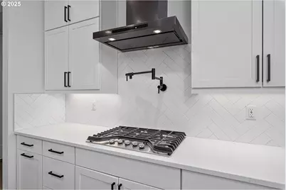 15204 SE Towers Ter, Milwaukie, OR 97267 - Photo 12