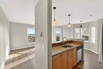 410 NW Uptown Ter #3B, Portland, OR 97210 - Photo 6