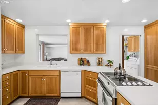 190 W 36th Ave, Eugene, OR 97405 - Photo 12