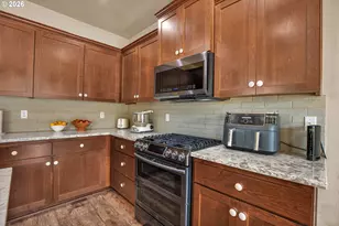 7379 NW 170th Ave, Portland, OR 97229 - Photo 10