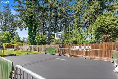 10910 SE Pardee St, Portland, OR 97266 - Photo 2
