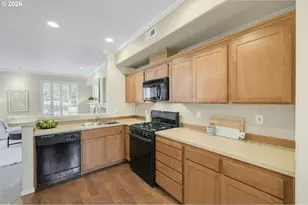 2886 NW Kennedy Ct, Portland, OR 97229 - Photo 10