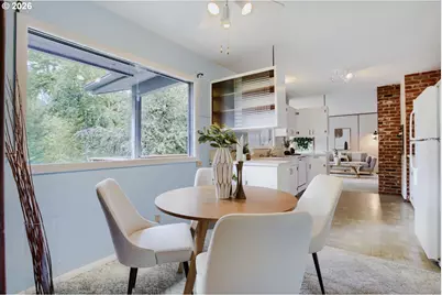 8015 SW Fairway Dr, Portland, OR 97225 - Photo 8