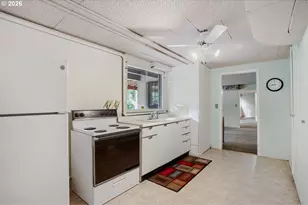 8015 SW Fairway Dr, Portland, OR 97225 - Photo 24