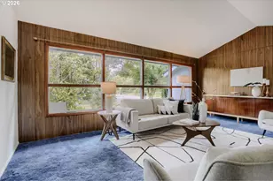8015 SW Fairway Dr, Portland, OR 97225 - Photo 4